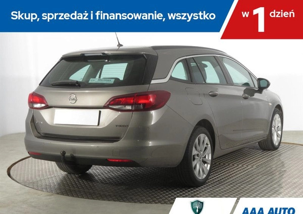 Opel Astra cena 54000 przebieg: 82679, rok produkcji 2016 z Siemiatycze małe 277